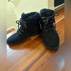 UGG Women’s 10 Black Lace-Up Boots with Plush Lining